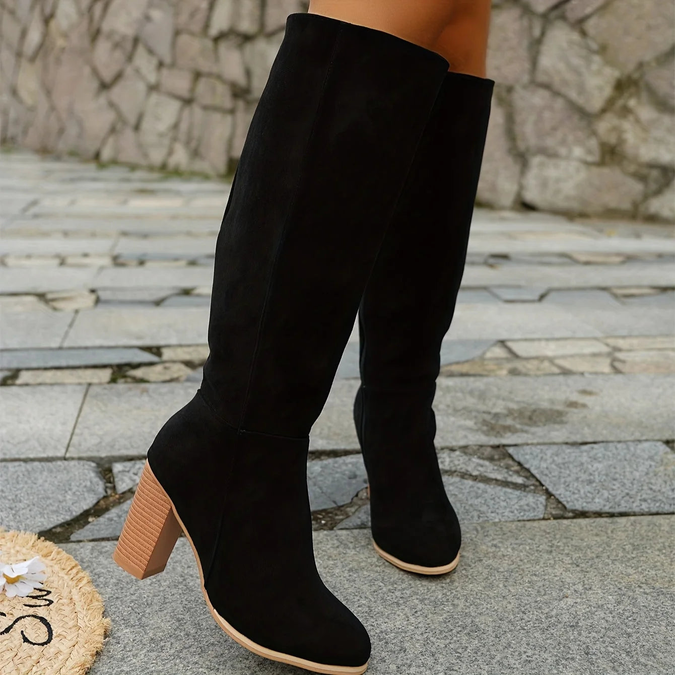 Black / 12