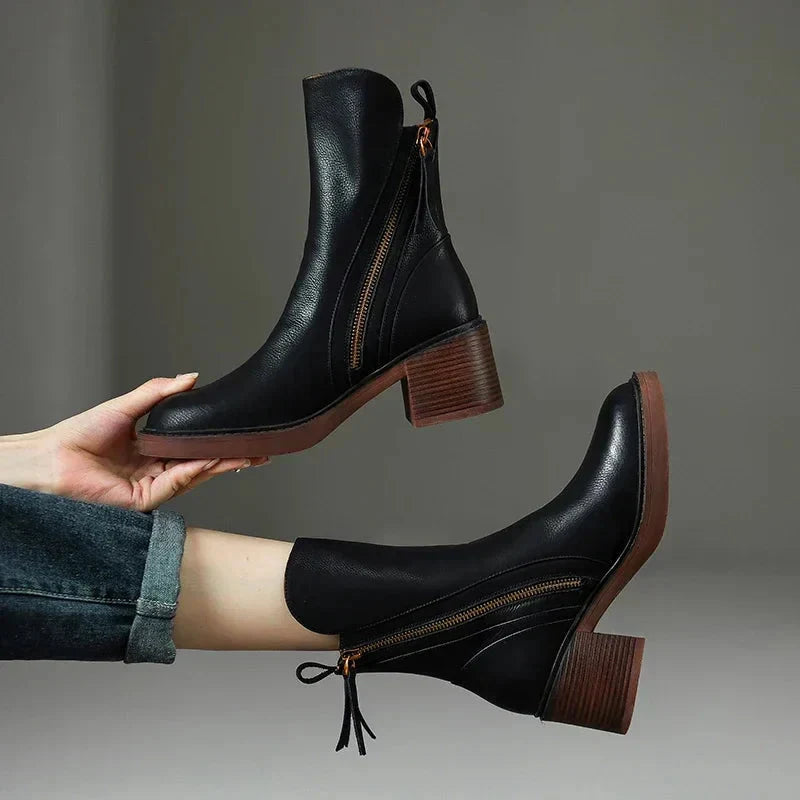 Black / 12